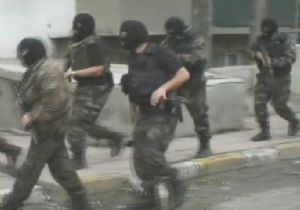 Çete davasında 4 tutuklama