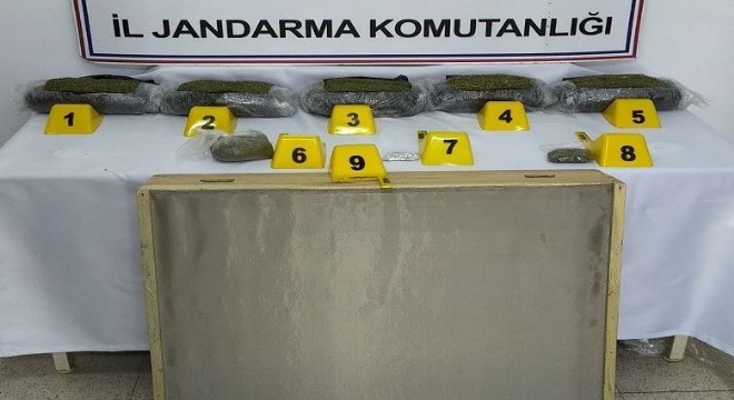 5,5 kilo toz esrar ele geçirildi