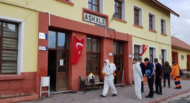 Aşkale istasyon binası dezenfekte edildi