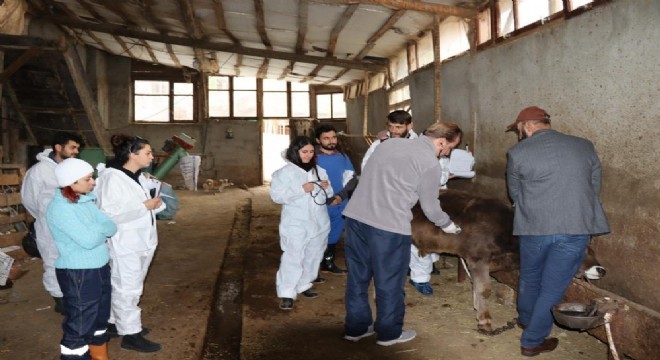 Besicilerin duasını alıyorlar