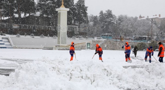 Büyükşehir kar timleri mesaide