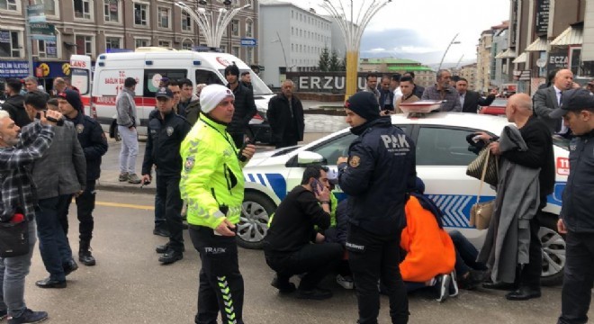 Cadde ortasında bıçaklı kavga