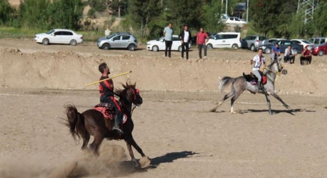 Dede Korkut etkinliğinde cirit şöleni