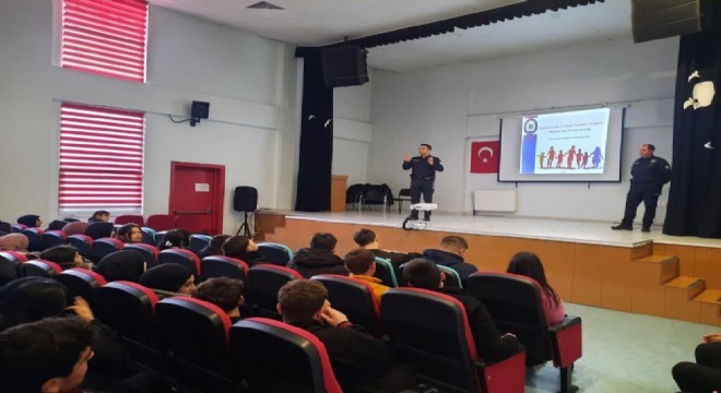 Emniyet öğrencileri bilgilendirdi