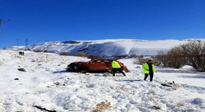 Erzincan yolunda trafik kazası: 1 ölü, 3 yaralı