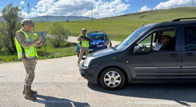 Erzurum da 26 kaçak göçmen yakalandı