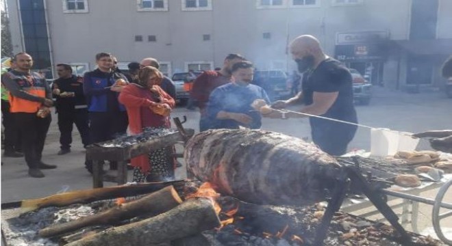 Erzurum esnafından depremzedelere ikram