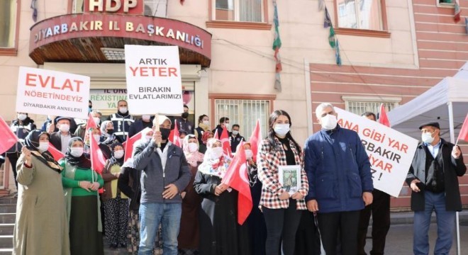 Evlat nöbeti eylemine bir aile daha katıldı