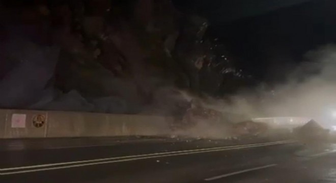 Hakkari-Van yolunda heyelan