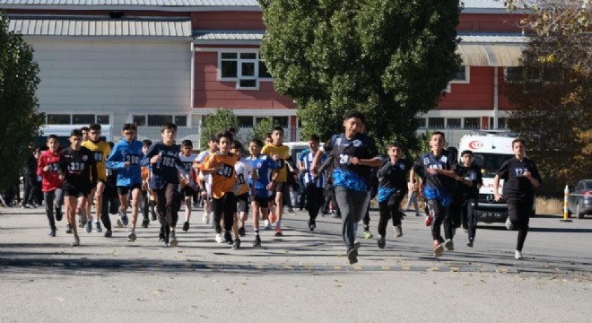 Krosta şampiyon Reşit Karabacak ve Karayazı