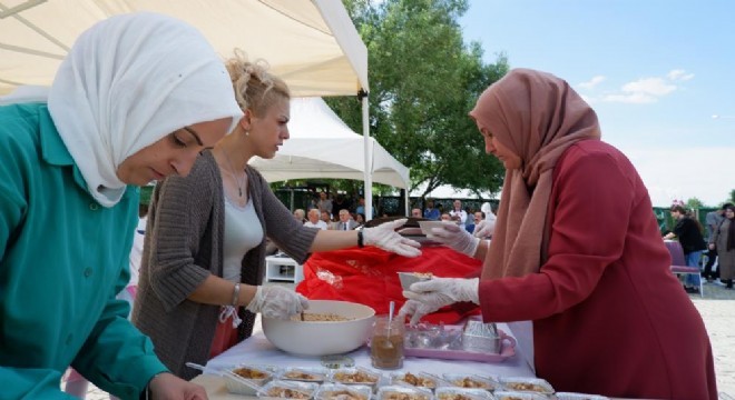 Sevgi evinde aşure coşkusu