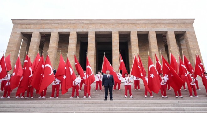 Tekin, öğretmenlerle Anıtkabir i ziyaret etti