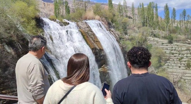 Tortum Şelalesinde turizm sezonu açıldı