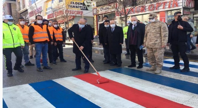 Yaya geçitlerinde ‘kırmızı çizgi’ dönemi başladı