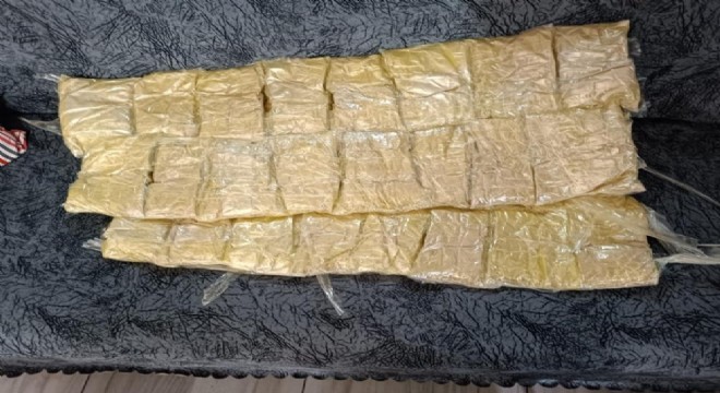 Yolcunun üzerinden 10 kilogram eroin çıktı