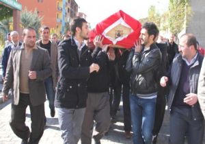 Tahsin Parlak hoca dualarla uğurlandı