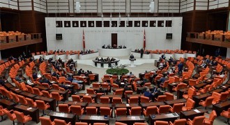 Kritik yasa Meclis'ten geçti