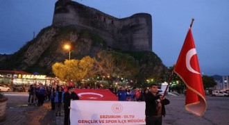Oltulu Gençlerden milli coşku