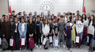 Tekin Uzundereli öğrencileri ağırladı