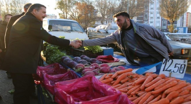 Çiftçi Pazar esnafını dinledi