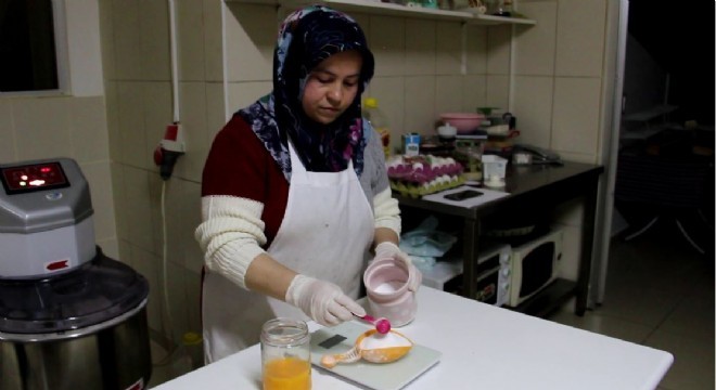 Çocukları için glutensiz pastane açtı