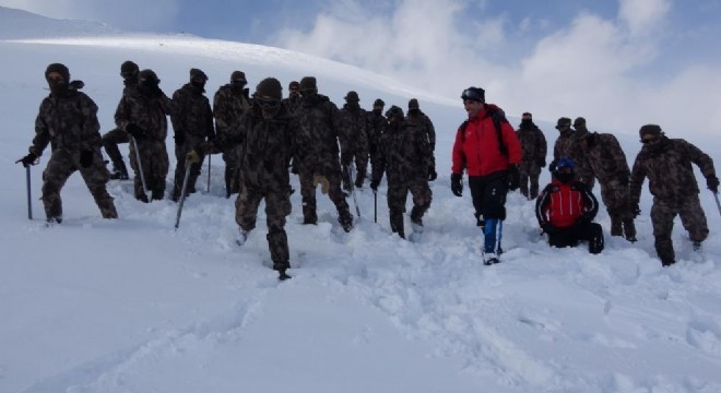 Çığ bölgesindeki canlar polise emanet