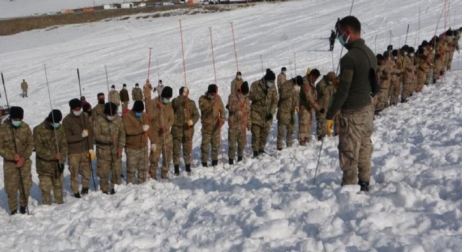 Çığ timinden nefes kesen tatbikat