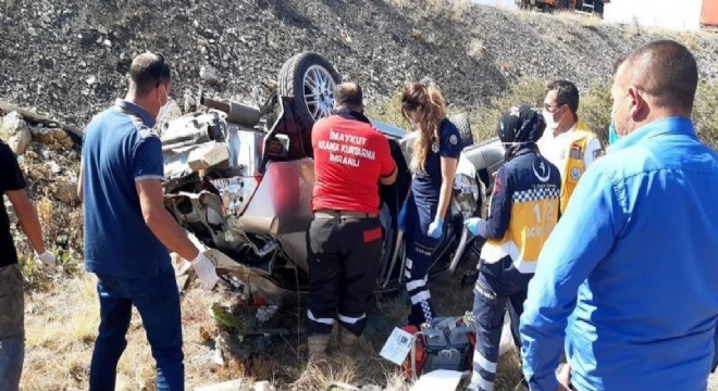 İmranlı yolunda feci kaza: 1 ölü 2 yaralı