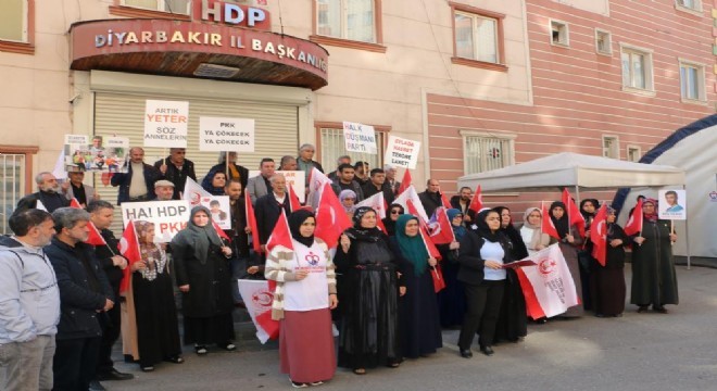 Şehit ve gazi yakınlarından nöbetteki ailelere destek